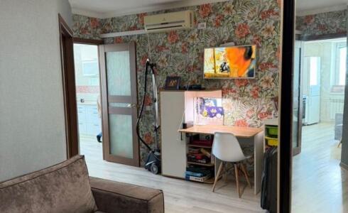 Продается 1-комнатная квартира 48м2 , 12 комплекс, номер 115651 - 4