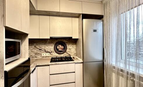 Продается 4-комнатная квартира 59м2 , 10 комплекс, номер 115795 - 1