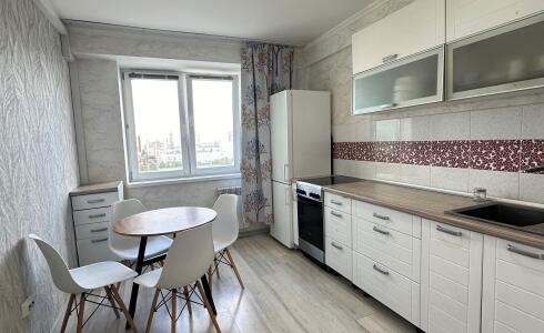 Продается 1-комнатная квартира 48м2 , 12 комплекс, номер 115651 - 3