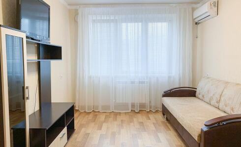 Продается 1-комнатная квартира 38м2 , 63 комплекс, номер 110827 - 3