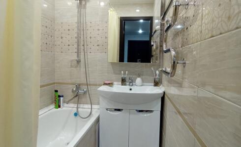 Продается 2-комнатная квартира 65м2 , 21 комплекс, номер 114639 - 8