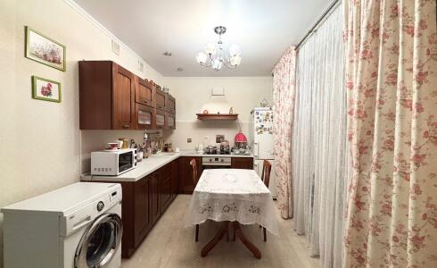 Продается 2-комнатная квартира 62м2 , 60 комплекс, номер 116507 - 1