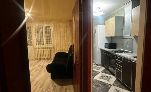 Продается 4-комнатная квартира 56м2 , 6 комплекс, номер 116513 - 2